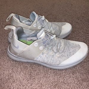 Nike women’s free run commuter shoe